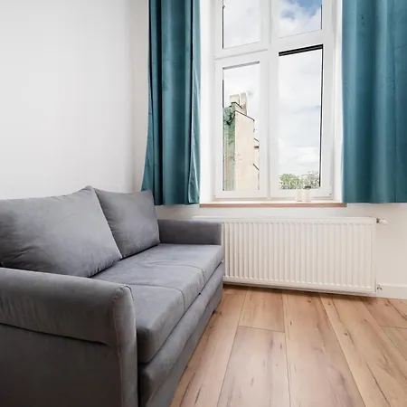 Apartman Jaracza - Parking, Piotrowska Street Nearby - By Rentujemy *