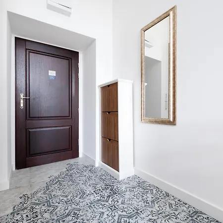 Jaracza - Parking, Piotrowska Street Nearby - By Rentujemy דירה לודז'