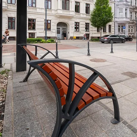 Jaracza - Parking, Piotrowska Street Nearby - By Rentujemy *