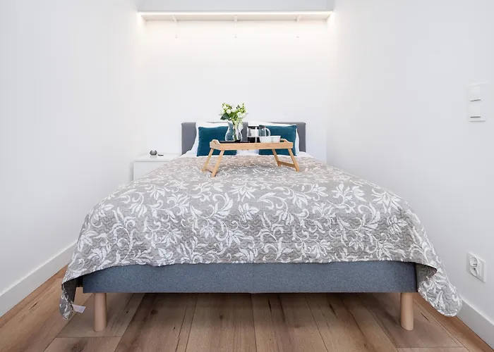 Appartamento Jaracza - Parking, Piotrowska Street Nearby - By Rentujemy