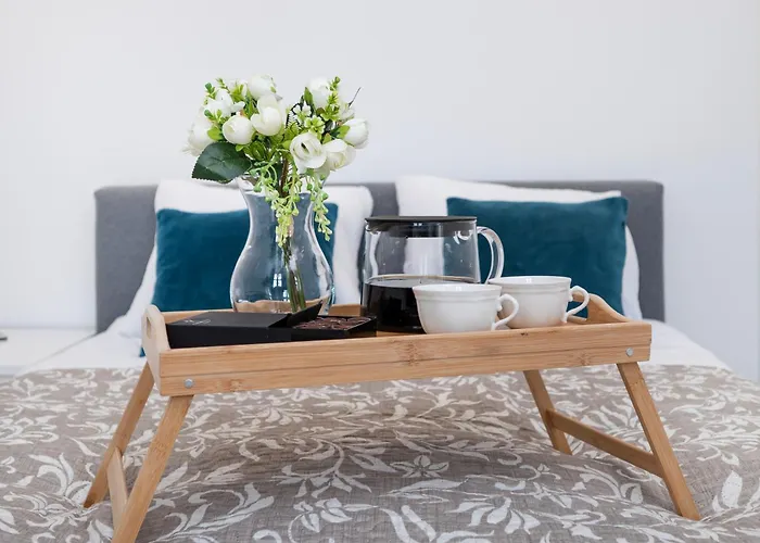 Jaracza - Parking, Piotrowska Street Nearby - By Rentujemy