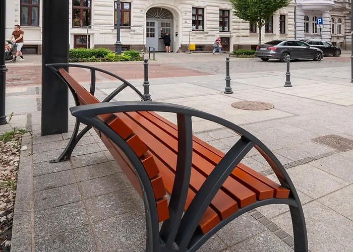 Jaracza - Parking, Piotrowska Street Nearby - By Rentujemy *